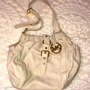 Stylish Michael Kors pebbled leather natural color shoulder bag!